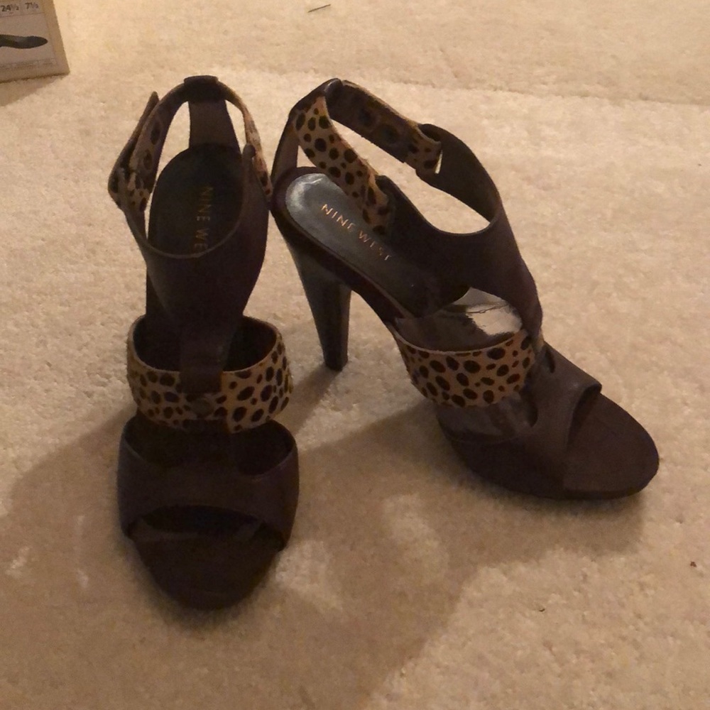 Nine West size 7 cheetah print heels!